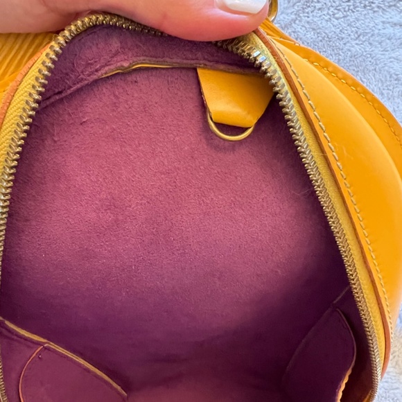 Authentic Louis Vuitton Mabillon Backpack Epi Leather - Picture 8 of 10